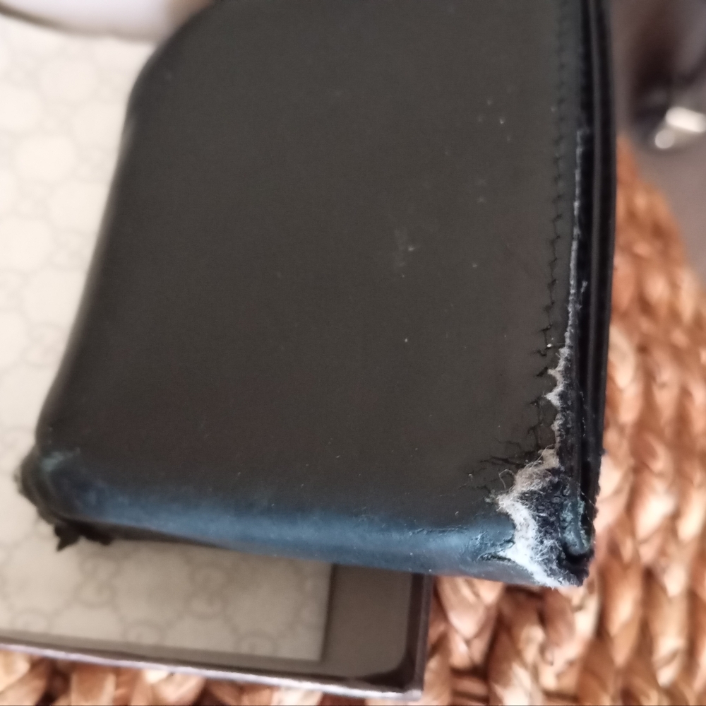 Authentic Gucci Wallet - Picture 3 of 5